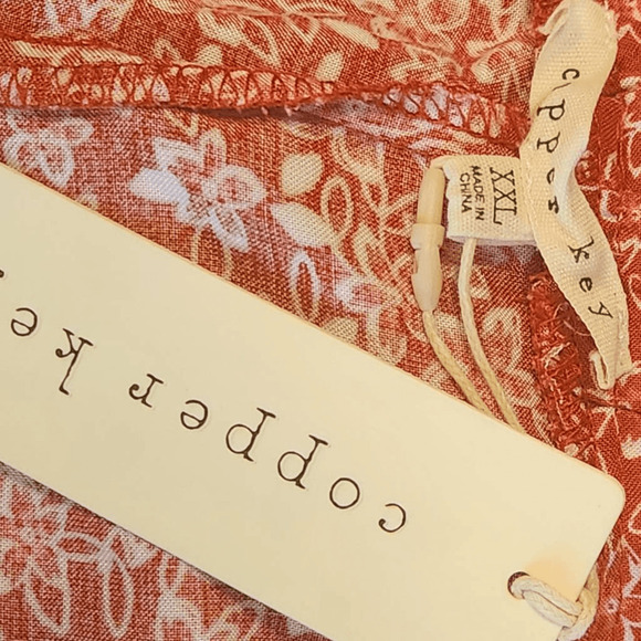 Copper Key Red and White Floral Setting Shorts XL NWT (4358) - Picture 4 of 7